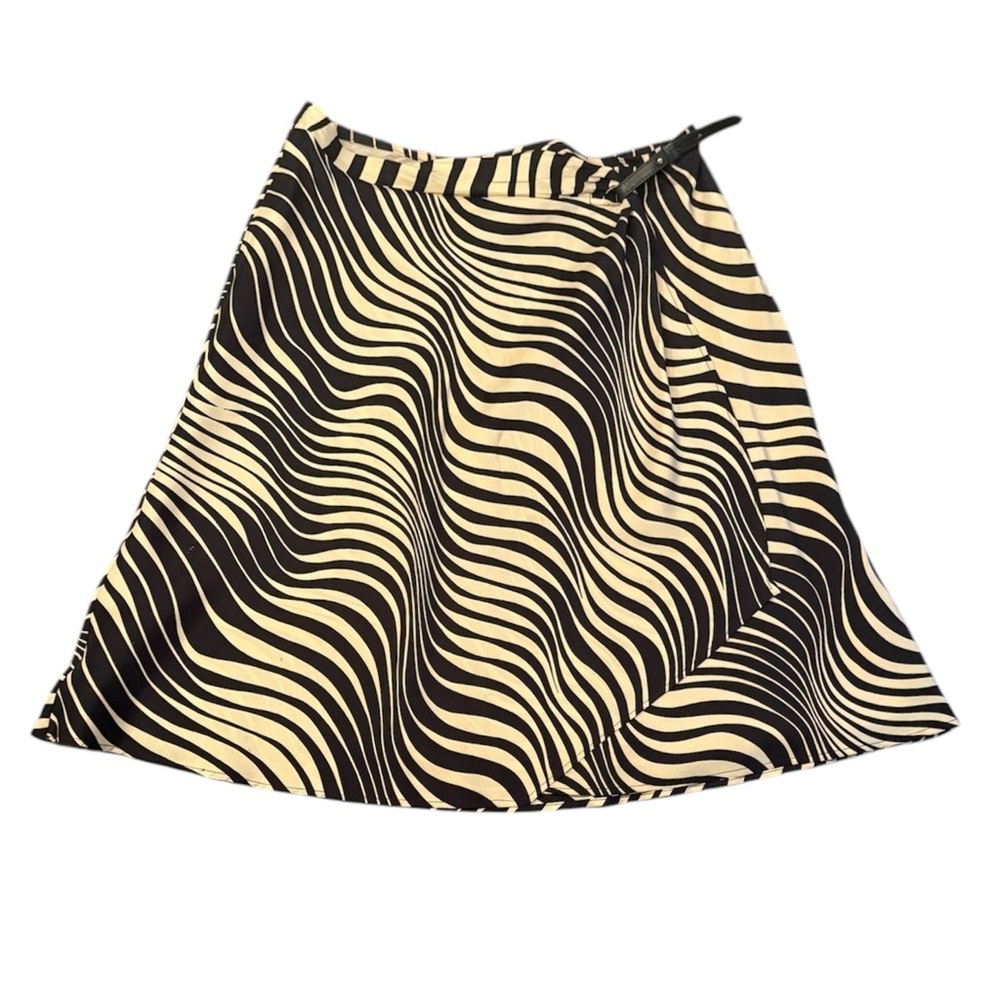 Women's Black & Cream Wave-Print A-Line Skirt